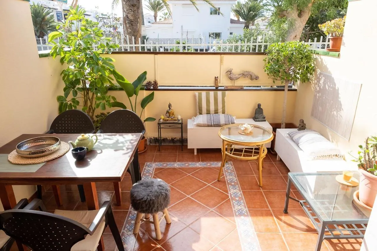 Melo'S Place - Cozy Apartment With A Sunny Terrace. Arona