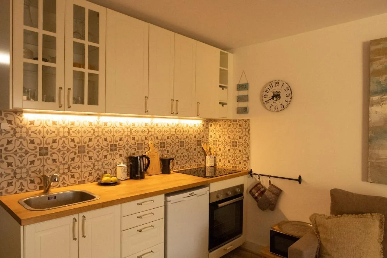 Melo'S Place - Cozy Apartment With A Sunny Terrace. Arona